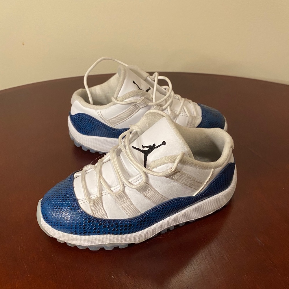 SOLD Air Jordan 11 Retro Low TD Navy 2019 10C